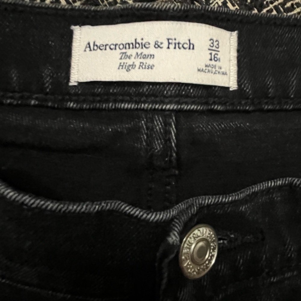 Abercrombie & fitch mom high rise Size 33/16r